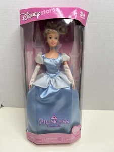 Vintage DISNEY STORE Exclusive PRINCESS CINDERELLA DOLL NIB - Brush & Slippers - Picture 1 of 9
