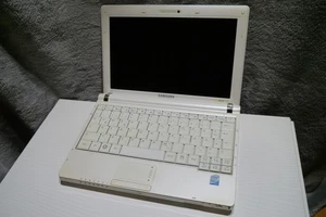 Samsung NC10 | 10,1 Zoll | 1,60 GHZ Intel Atom CPU | 2GB | inkl. Netzteil - Afbeelding 1 van 5
