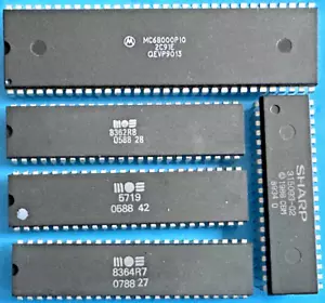 5x Chip, Paula 8364R7/Denise 8362R8/ Gary 5719 / Kick 1.3 / CPU/MC68000P10 Top - Picture 1 of 2