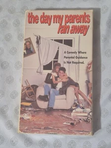 THE DAY MY PARENTS RAN AWAY VHS MATT FREWER MARTIN MULL BLAIR BROWN 90'S COMEDY - Picture 1 of 3