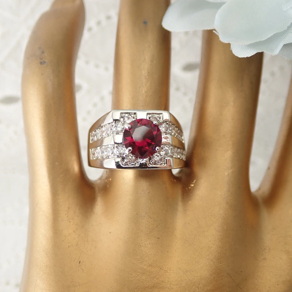 时尚实验室创建的红宝石带 CZ 口音银色 8 码厚戒指 — 第 1/4 张图片