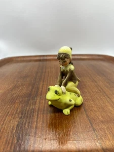 Estatuilla de Rana Montando Niña Pixie Hada Originales Josef De Colección - Imagen 1 de 5