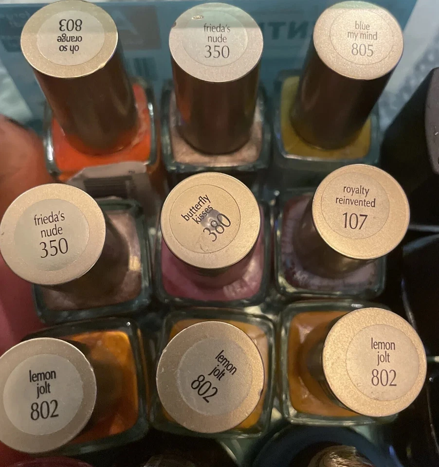 Color de uñas L'Oreal NUEVO 802, 803, 805, 380, 107, Frieda’s 350 $9,00 cada uno Foto 1 de 1