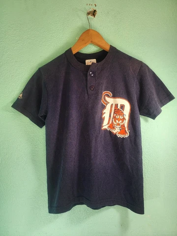 Vintage Majestic Detroit Tigers T-Shirt Youth Size M Cover