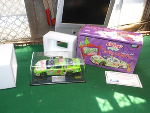 Terry Labonte #5 Kellogg's The Grinch Movie Autographed 2000 Chevrolet Monte Car - Picture 1 of 7