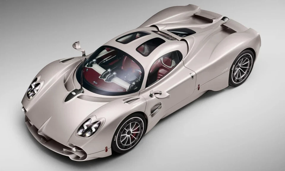 New Pocher Pagani Utopia Coupe Rinascimento Lucido KIT 1:8 Model Car HK120 KidBX - Image 1 of 4