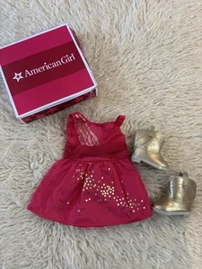 American Girl Saige Vestido Brillante 18" Muñecas Rojo Ocasión Especial Botas con Caja - Imagen 1 de 2