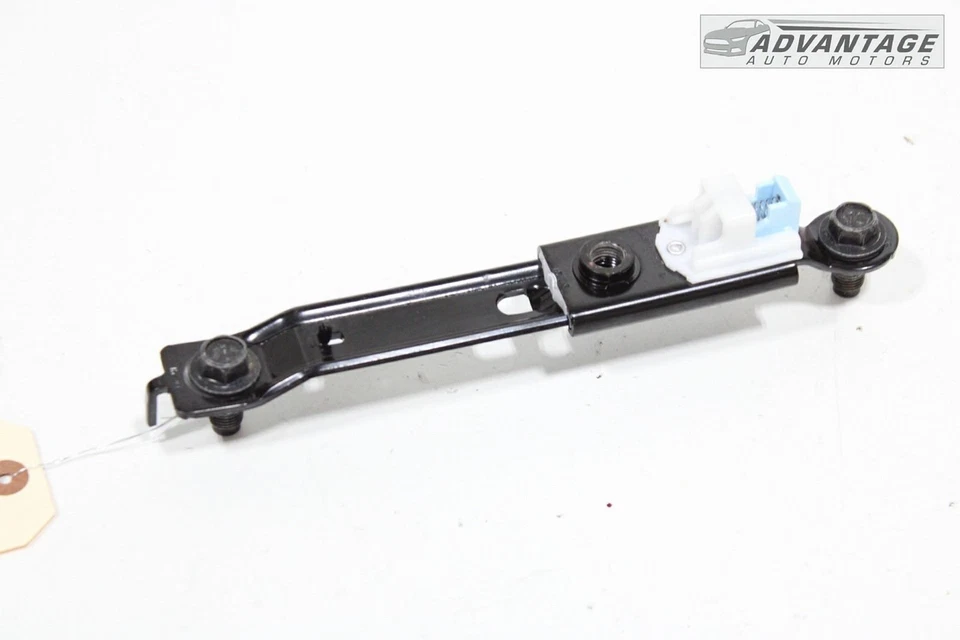 2021-24 KIA K5 FRONT LEFT DRIVER SIDE SEAT BELT HEIGHT ADJUSTER 88890-C2000 OEM - Imagem 1 de 4