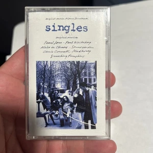 Singles Soundtrack Cassette Tape Pearl Jam,Cornell,Soundgarden,MLB,Alice,MH 1992 - Picture 1 of 2
