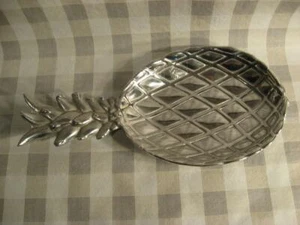 WILTON ARMETALE MAJOLICA (PEWTER, HOLLOWARE) PINEAPPLE ALL PURPOSE DISH - Picture 1 of 1