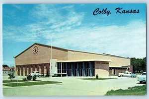 c1950's Colby Community Building Classic Car Clock Colby Kansas Vintage Postcard - Bild 1 von 2