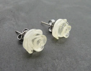 Off White Cream Flower Ice Rose Cabochon Costume Jewellery Stud Earrings - Picture 1 of 6