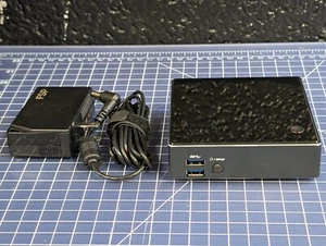 Gigabyte NUC GB-BXI3-4010 BRIX Mini PC i3-4010u 64 GB SSD 8 GB RAM Win 10 Pro - Foto 1 di 7