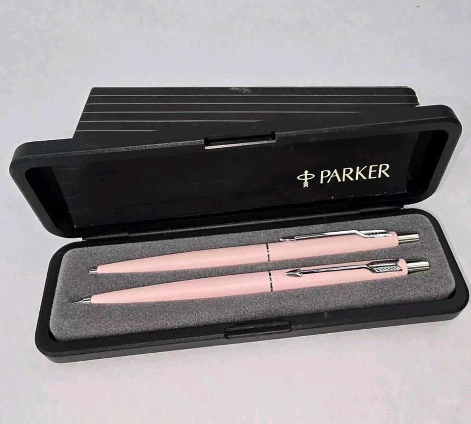 Juego de bolígrafos y lápices Parker Classic rosa té rosa y plata Foto 1 de 4