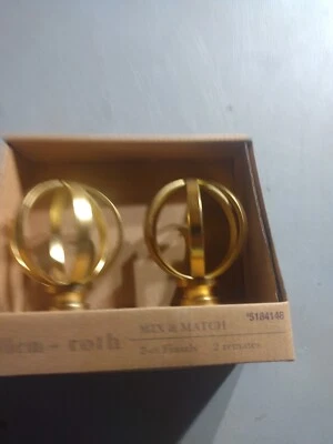 Juego de 2 remates de oro Allen Roth para varillas de 1" de diámetro 5184148 Foto 1 de 4