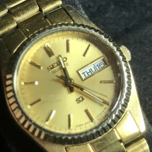 Reloj de Cuarzo Seiko 2A23-0039 Mujer Tono Dorado Bisel Acanalado Batería Nueva - Imagen 1 de 5