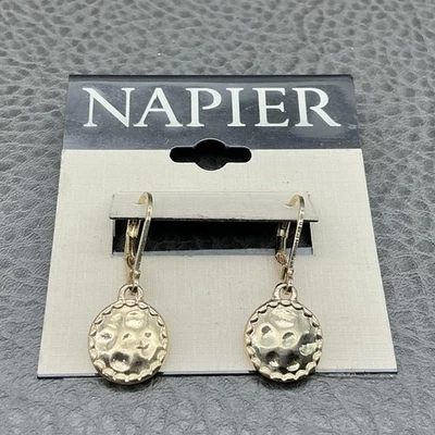 Ювелирные изделия женские серьги висячие с застежкой-рычагом золотистого цвета с кованым диском Napier - Изображение 1 из 4