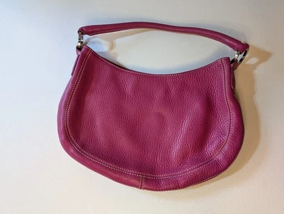 Bolso de Hombro Hobo de Cuero Guijarro Fucsia ANN TAYLOR - Usado Foto 1 de 3