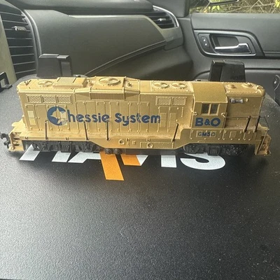 VINTAGE LIONEL B & O CHESSIE SYSTEM GM50 DIESEL LOCOMOTIVE TRAIN ENGINE HO 1:87 - Image 1 of 4