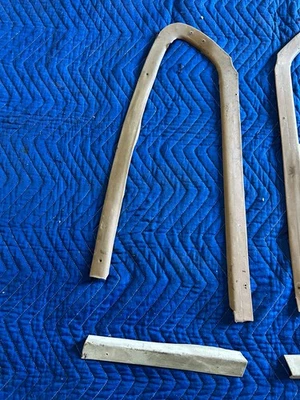 Ferrari 250GTE alumínio acabamento de janela de três quartos - Imagem 1 de 4