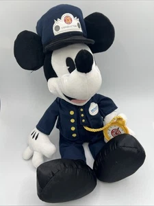 NUEVO CON ETIQUETAS Disney Parks Mickey Mouse Tren Conductor Coche Rojo Carro Peluche Nuevo 16” - Imagen 1 de 10