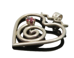 925 Sterling Silver Vintage Pink Topaz Open Spiral Love Heart Pendant PT11624 - Picture 1 of 5