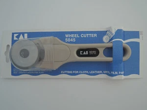 KAI 5045 Professioneller Rollenschneider Wheelcutter Rotary Cutter - Picture 1 of 4