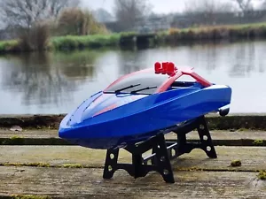 RC Stuntboot Doppelmotor 35 kmh Rennradio Steuerung Segelschiff Akku USB - Bild 1 von 14