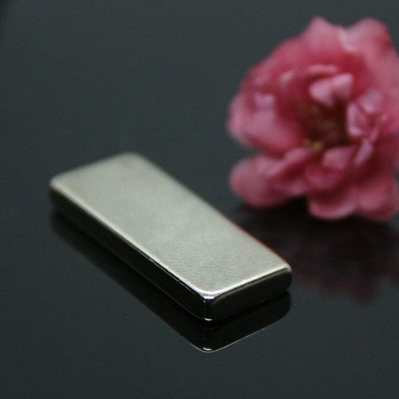 5 MAGNETI NEODIMIO 25X10X3 MM CALAMITA POTENTE FIMO CERAMICA MAGNETE CALAMITE - Immagine 1 di 3