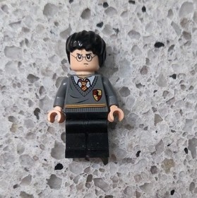 LEGO Harry Potter Gryffindor Sweater Minifigure - 4842 4867 4738 hp094