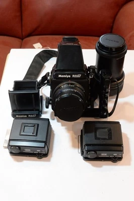 Conjunto de cámara de película vintage Mamiya RZ 67 120 - ver descripción de los artículos incluidos Foto 1 de 4