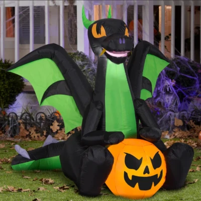 Decoración de patio de dragón bebé verde sentado Halloween LED inflable de 4' Foto 1 de 2