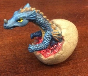 Blue Dragon Hatchling 2 1/2" Tall Preowned Fantasy Figurine Dragons Ceramic - Picture 1 of 12