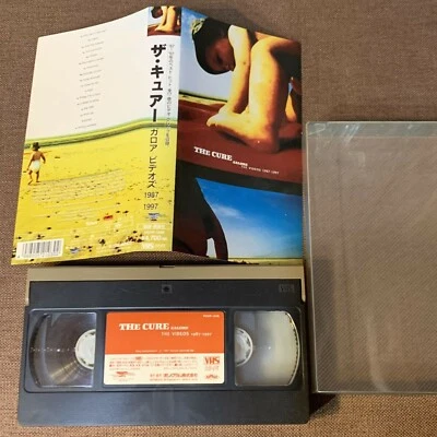 THE CURE Galore -The Videos 1987-97 JAPAN VHS POVP-1048 w/Slip Case Robert Smith - Imagem 1 de 4