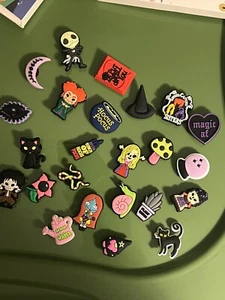 24 Pc Hocus Pocus Collection Charms Shoe Access. Halloween Black Cat More - Imagen 1 de 10