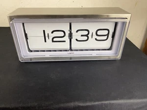 Leff Amsterdam Brique Conception Mural Horloge de Table Inox et blanc - Picture 1 of 5