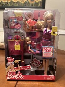 VTG BARBIE I CAN BE PIZZA CHEF DOLL AND PLAYSET 2009 T2694 NIB