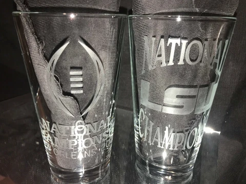2019/2020 NCAA FOOTBALL NATIONAL CHAMPION LSU TIGERS ETCHED 2 PINT GLASSES NEW Cover