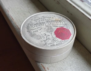 1880s HENRY TETLOW'S SWAN DOWN FOR THE COMPLEXION CARDBOARD TALCUM POWDER BOX - Picture 1 of 6