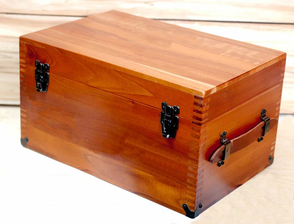 7-0032C Cedar Chest | Cedar Keepsake Box | Wooden Box | Aromatic Cedar Trunk - Image 1 of 4