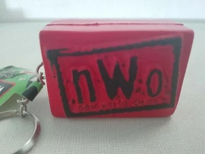 WCW Wrestling Squeezies RED n.W.o Key Chain - Imagen 1 de 9