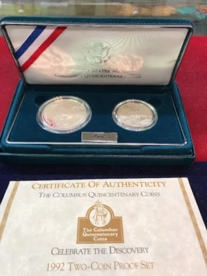1992 COLUMBUS QUINCENTENARY 2 COIN PROOF 1 Silver Dollar And 1 Clad Half - Image 1 of 4