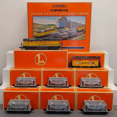 Lionel 6-11837 O Gauge Union Pacific GP9 Diesel Train Set MT/Box - Image 1 of 4