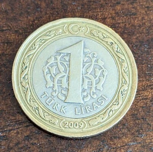 Moneda bimetálica Turkey One 1 lira 2009 KM#1244 Mustafa Kemal Atatürk - Imagen 1 de 3