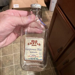 Rare Old Castle Brand California Wine Muscatel Paper Label Bottle Wesserstrom - Picture 1 of 8