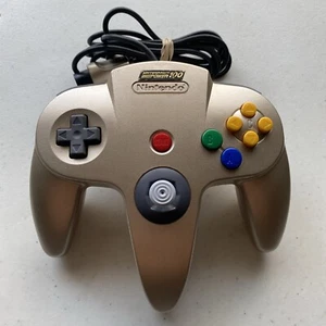 Mando Nintendo 64 Dorado NINTENDO POWER 100 N64 Auténtico Raro PALO APRETADO - Imagen 1 de 10