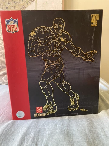 Reggie Bush Upper Deck All Star Vinyl NFL Series 4 Black Edition /250 Cover