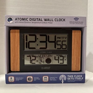 Atomic Digital Wall Clock with TX141-TV3 Sensor La Crosse Technology - Picture 1 of 8