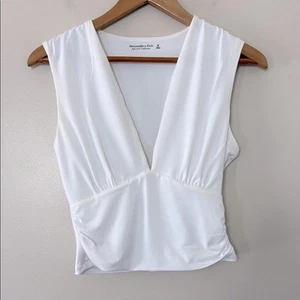 NWT Abercrombie & Fitch Womens Ruched Deep V-Neck Top White Size M - Picture 1 of 11