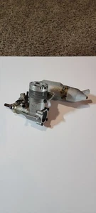 Modelo de motor de avión OS Max FP 40 con silenciador - Imagen 1 de 9
